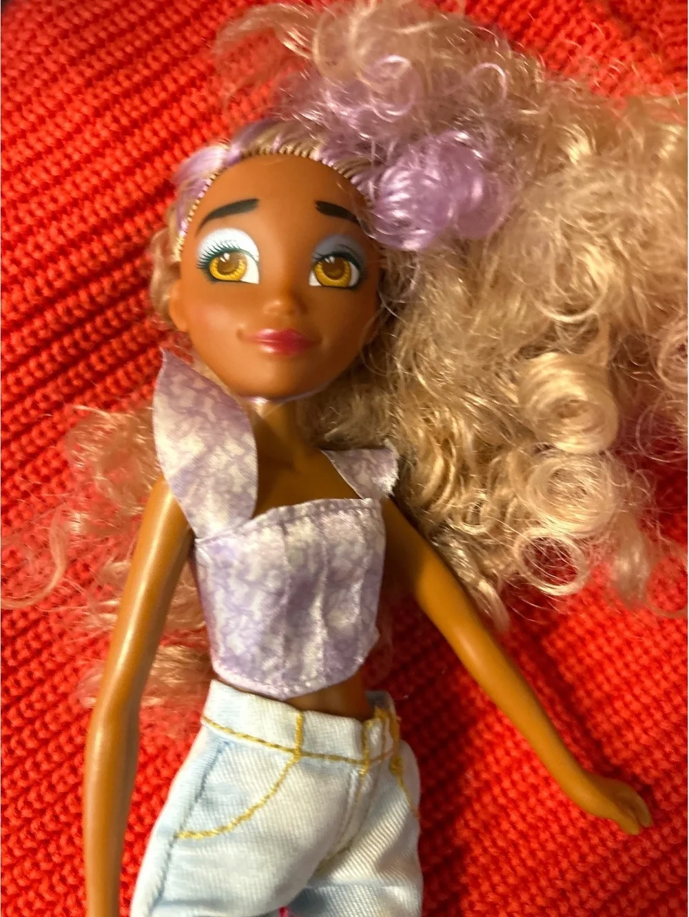 Fashion doll